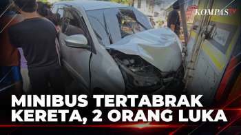 Minibus Tertabrak KRL di Perlintasan Sunter Saat Terobos Palang Pintu, 2 Orang Luka | KOMPAS MALAM