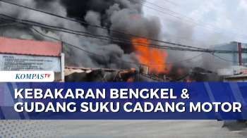 Diduga Korsleting, Bengkel dan Gudang Suku Cadang Motor di Tangsel Hangus Dilalap Api