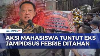 Aksi Demo di Kejati Jatim, Mahasiswa Desak Kejaksaan Segara Tahan Eks Jampidsus Febrie | BERUT