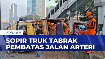 Diduga Ngantuk Sopir Truk Pasir Tabrak Pembatas Jalan, Arus Lantas Sempat Macet