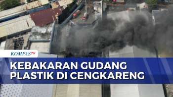 Pantauan Udara Kebakaran Gudang Plastik Di Cengkareng, 24 Unit Mobil Damkar Diterjunkan Ke Lokasi
