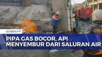 Panik! Semburan Api Keluar Dari Saluran Air Di Surabaya, Diduga Pipa Gas PGN Bocor | KOMPAS SIANG