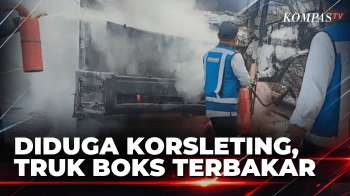 Truk Boks Terbakar Di Tol JOR Cakung, Petugas Damkar Lakukan Pemadaman | KOMPAS PETANG