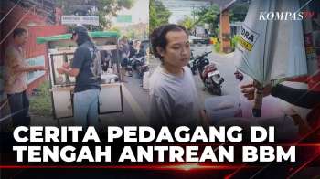 Panjang Antrean BBM Di Bali Jadi Peluang Rezeki Bagi Pedagang | KOMPAS SIANG