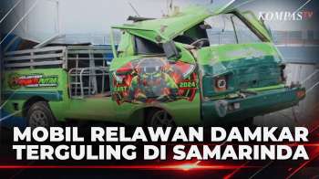 Terburu-buru Menuju Lokasi Kebakaran, Mobil Relawan Damkar Terguling Di Samarinda | KOMPAS PETANG