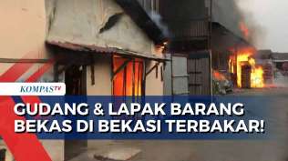 api-hanguskan-gudang-dan-lapak-barang-bekas-di-medan-satria-bekasi