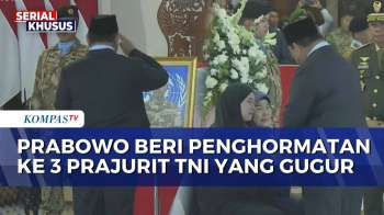 Momen Presiden Prabowo Beri Penghormatan Terakhir ke Jenazah 3 Prajurit TNI Gugur