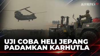 Sempat Tertunda Akibat Kabut Asap, Heli Chinook Jepang Uji Coba Padamkan Karhutla | KOMPAS SIANG