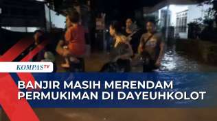 banjir-masih-merendam-warga-dayeuhkolot-harus-gunakan-perahu-untuk-terobos-genangan-air