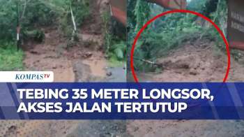 Tebing Longsor Akibat Hujan Deras Di Garut, Petugas Kerahkan Alat Berat Bersihkan Akses Jalan