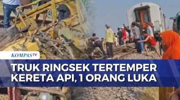 Truk Ringsek Tertemper Kereta Api Ambarawa Ekspres di Blora, Sopir Terluka | BERUT