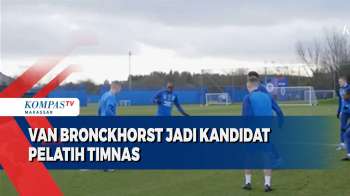 Van Bronckhorst Jadi Kandidat Pelatih Timnas