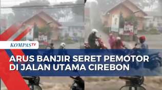pemotor-berjatuhan-terseret-arus-banjir-di-jalan-raya-utama-cirebon-kuningan