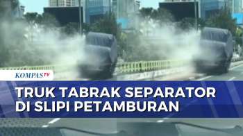 Detik-Detik Truk Tabrak Separator dan Truk Lain di Slipi Petamburan | BERUT