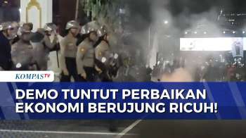 Demo Tuntut Perbaikan Ekonomi di Surabaya Berakhir Ricuh, Massa Anarkis Rusak Pagar | KOMPAS MALAM