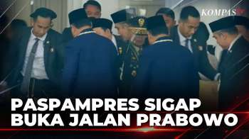 Momen Paspampres Sigap Geser Kursi Yang Halangi Langkah Presiden Prabowo Usai Upacara HUT RI