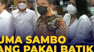 tampil-beda-cuma-sambo-satu-satunya-yang-pakai-batik-di-persidangan