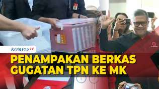 penampakan-tpn-ganjar-mahfud-bawa-tumpukan-berkas-saat-daftar-gugatan-hasil-pilpres-ke-mk