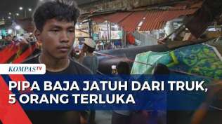 pipa-baja-jatuh-dari-truk-di-tol-pelabuhan-5-orang-terluka-dan-4-warung-rusak-parah