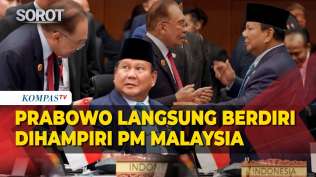 prabowo-langsung-berdiri-saat-dihampiri-pm-malaysia-anwar-ibrahim-di-ktt-asean-plus-three