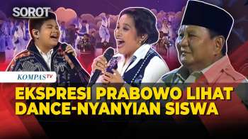 Ekspresi Presiden Prabowo Lihat Aksi Dance Siswa-Nyanyian 'Jumbo' Di Puncak Peringatan Hari Guru