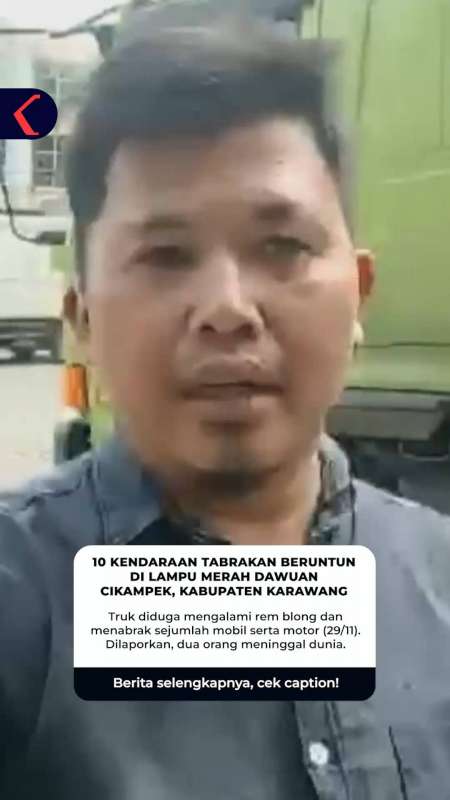 10 KENDARAAN TABRAKAN BERUNTUN DI LAMPU MERAH DAWUAN CIKAMPEK, KABUPATEN KARAWANG