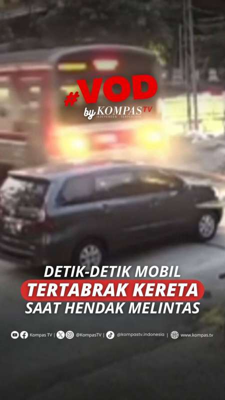 DETIK_DETIK MOBIL TERTABRAK KERETA SAAT HENDAK MELINTAS