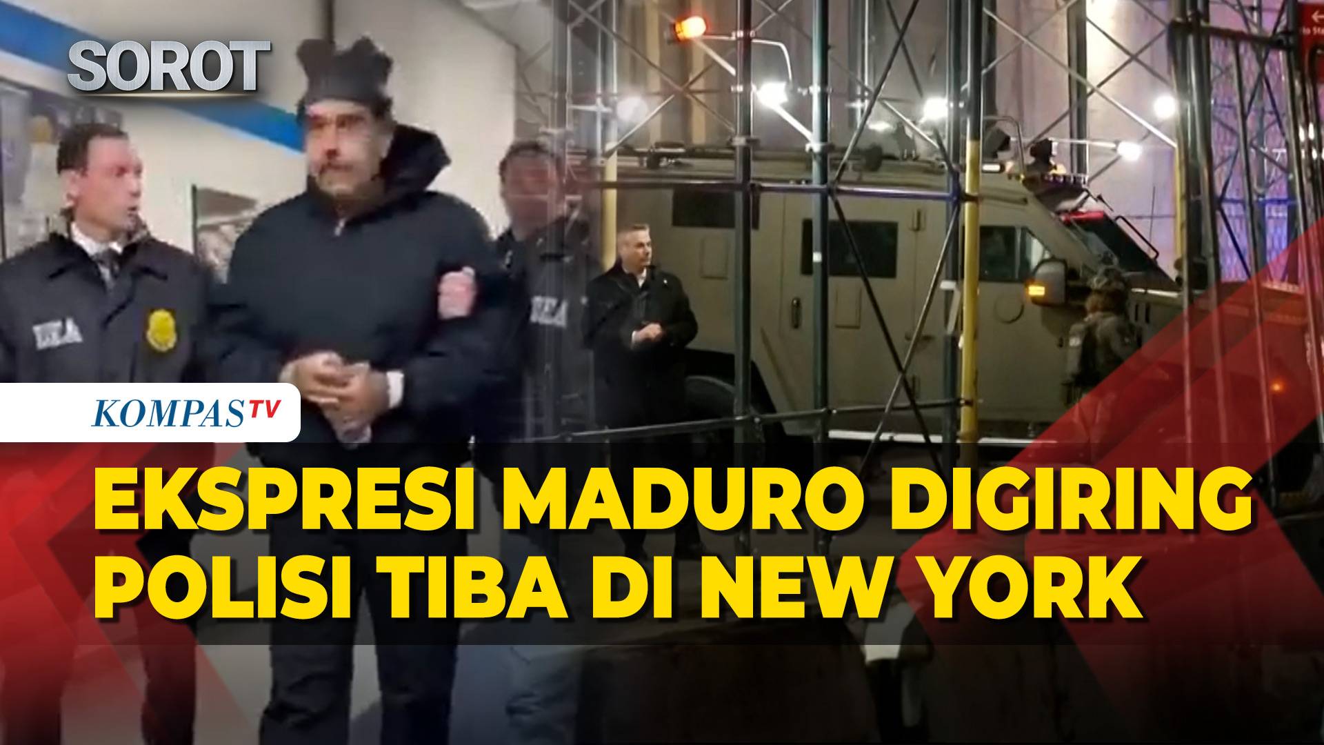 Ekspresi Maduro Digiring Polisi Tiba di Kantor Penegakan Hukum Narkotika New York