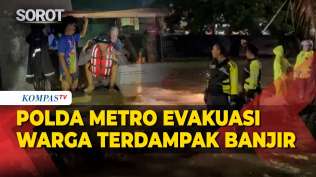 momen-polda-metro-sigap-turunkan-personel-evakuasi-warga-terdampak-banjir