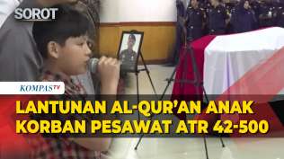 depan-peti-jenazah-ayah-anak-pegawai-kkp-korban-pesawat-atr-42-500-lantunkan-ayat-al-qur-an