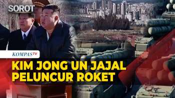 Momen Kim Jong Un Keliling Jajal Kendaraan Peluncur Roket di Korut