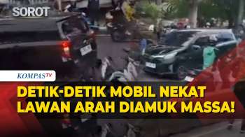 Diamuk Massa! Mobil Nekat Lawan Arah hingga Tabrak Pengendara di Jakarta Pusat