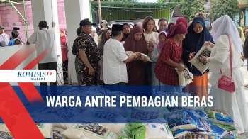 8 Ton Beras Dibagikan Gratis, Warga Rela Antre