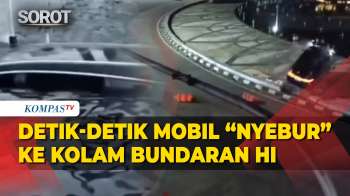 Detik-Detik Mobil Nyemplung Ke Kolam Bundaran HI Usai Tabrak Pembatas Jalan
