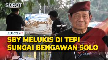Momen SBY Melukis Di Tepi Sungai Bengawan Solo