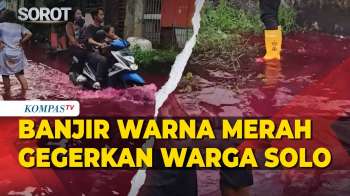 Penampakan Banjir Berwarna Merah di Solo, Ternyata Ini Penyebabnya