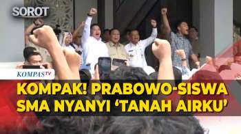 Kepalkan Tangan! Presiden Prabowo-Seskab Teddy Nyanyi ‘Tanah Airku’ Bareng Siswa SMAN 1 Cilacap