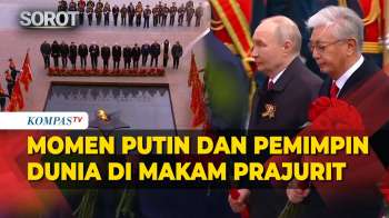 Momen Vladimir Putin dan Pemimpin Dunia Letakkan Bunga di Makam Prajurit di Moskow