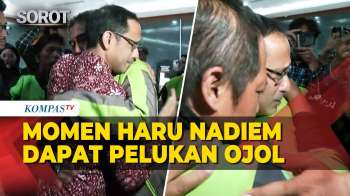 Momen Haru Nadiem Dapat Pelukan Ojol Usai Dituntut 18 Tahun Penjara Kasus Korupsi Chromebook