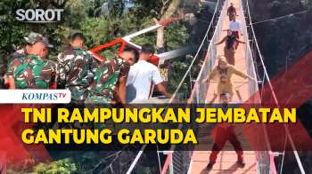 TNI Bersama Warga Gotong Royong Rampungkan Jembatan Garuda di Bengkulu