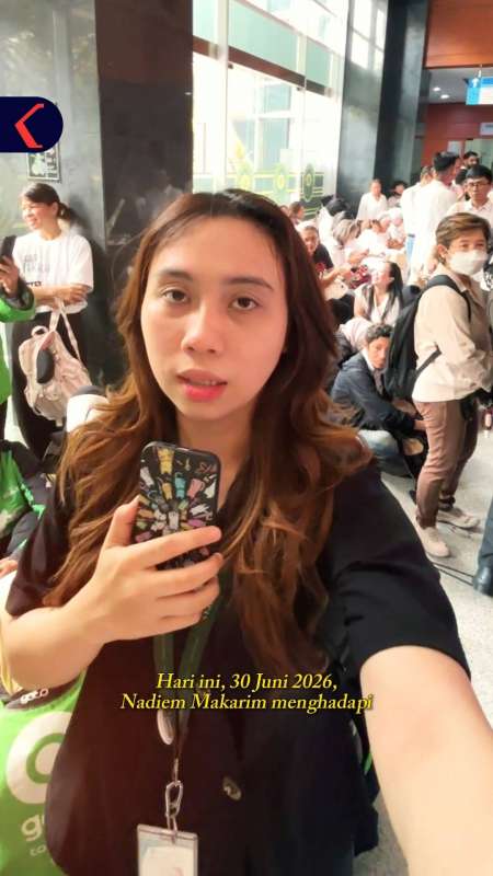 DUKUNGAN DRIVER OJOL DI SIDANG VONIS NADIEM