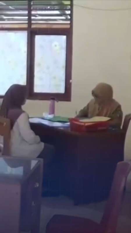 PEMKOT PEKANBARU BERIKAN SERAGAM GRATIS KEPADA SISWA KURANG MAMPU