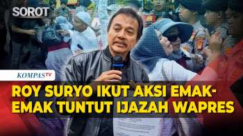 Roy Suryo Ikut Aksi Emak-Emak Tuntut Ijazah Wapres Gibran di Kebon Sirih