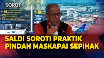 Hakim MK Saldi Isra Soroti Maskapai Yang Asal Pindahkan Penumpang Ke Penerbangan Satu Grup