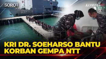 KRI dr. Soeharso TNI AL Beri Penanganan Medis Gratis bagi Korban Gempa NTT