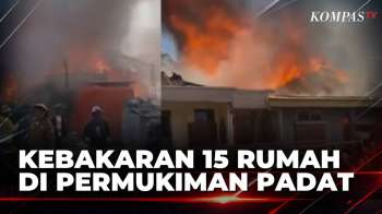 15 Rumah Di Permukiman Padat Penduduk Terbakar, 6 Mobil Damkar Dikerahkan | KOMPAS PETANG