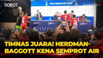 Tiba-Tiba! Herdman & Baggott Kena Semprot Ridho-Emil Saat Konpers Timnas Juara FIFA ASEAN Cup