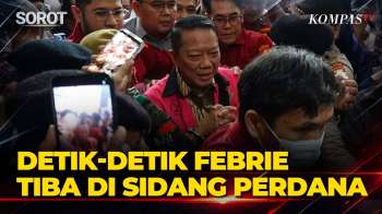 Pakai Rompi Tahanan!  Detik-detik Febrie Adriansyah Tiba di Sidang Perdana Kasus TPPU