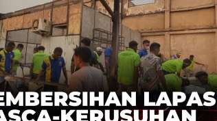 usai-kerusuhan-warga-binaan-bersihkan-puing-kebakaran-lapas-merauke-kompas-siang