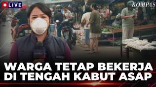 karhutla-warga-palangka-raya-tetap-beraktivitas-dan-bekerja-di-tengah-kabut-asap-kompas-siang
